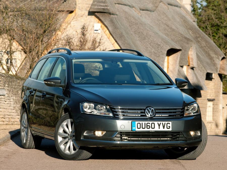  Volkswagen Passat Variant 2010 года  (UK) (фото 12 из 16)